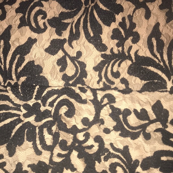 Lace formal gown - Picture 6 of 8